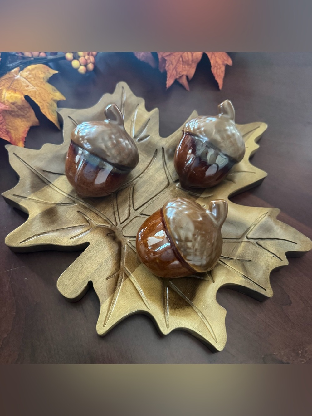 Hobby lobby Set of 3 Acorn
Decor Set of 3 
Acorn Decor Accents on Wooden Leaf